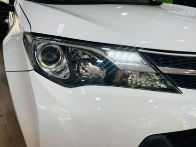 Toyota Rav4 D-4D 4WD Style White Ed. (7)