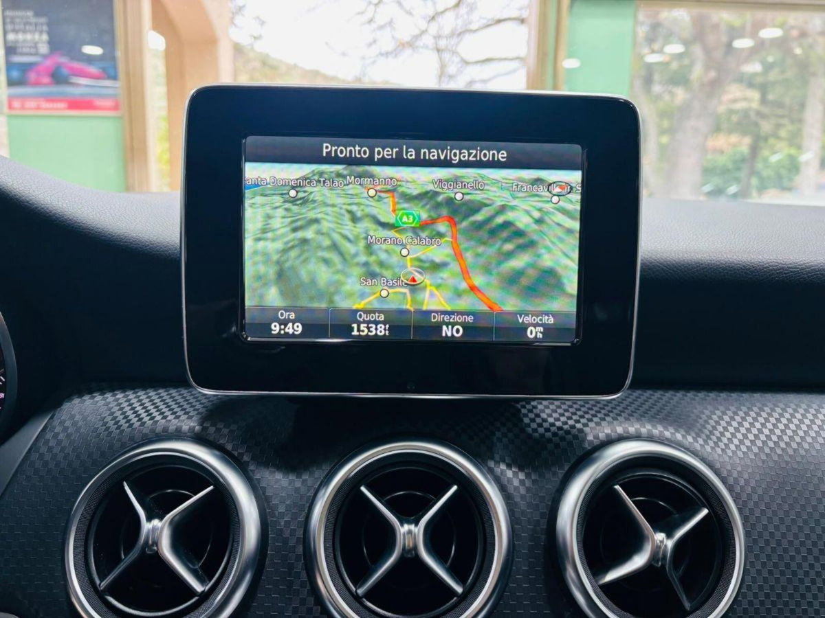 Mercedes-Benz Classe A 200 d Automatic Sport (19)