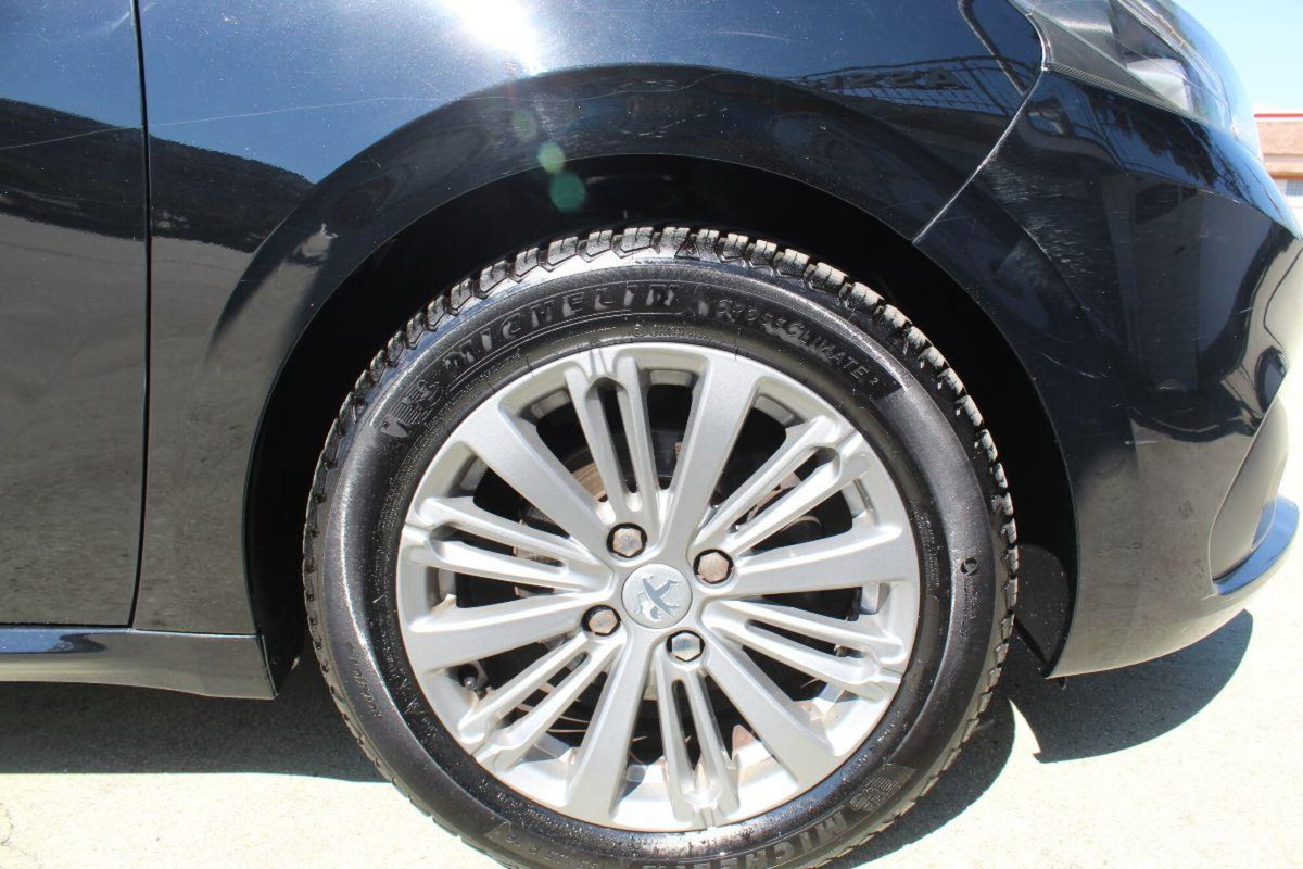 Peugeot 208 82 5p. GPL Allure (4)
