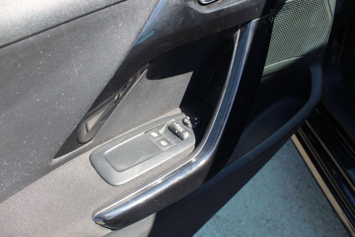 Peugeot 208 82 5p. GPL Allure (8)