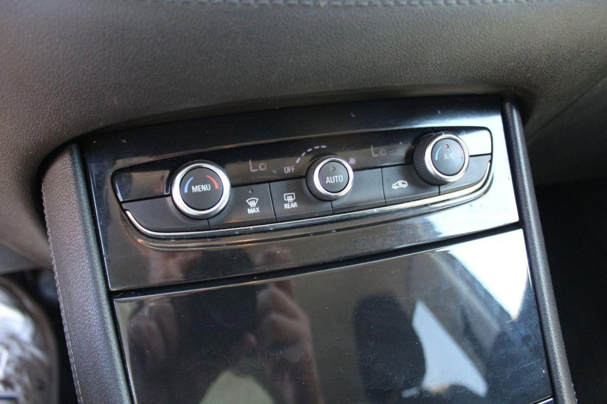 Opel Grandland X 1.6 diesel Ecotec Start&Stop Innovation (13)