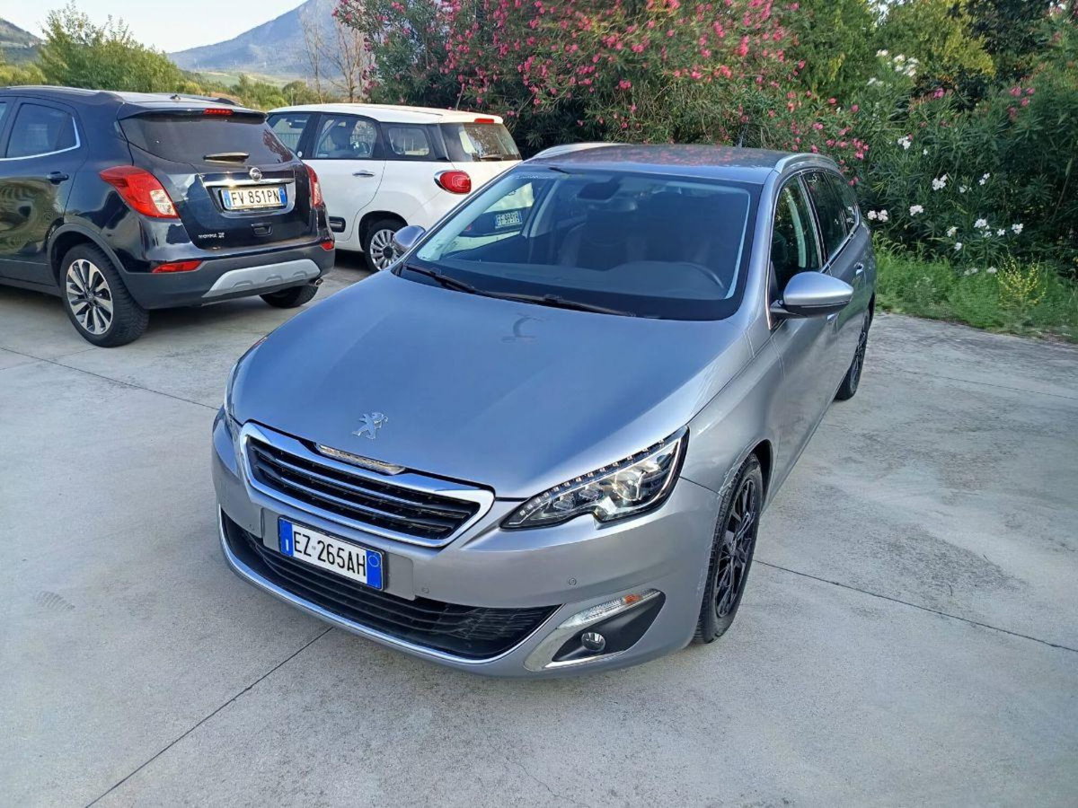 Peugeot 308 SW BlueHDi 120 S&S EAT6 Allure (2)