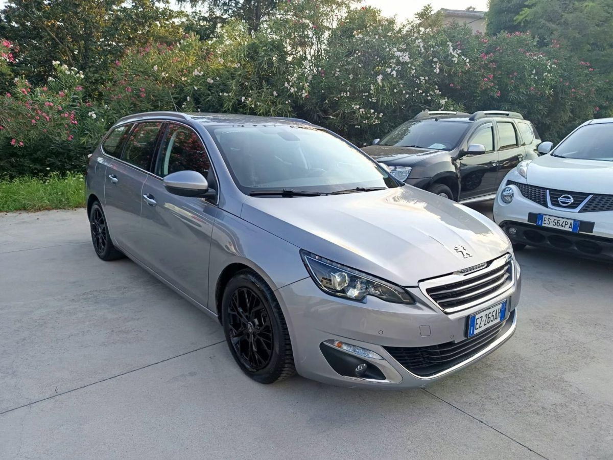 Peugeot 308 SW BlueHDi 120 S&S EAT6 Allure (5)