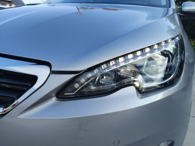Peugeot 308 SW BlueHDi 120 S&S EAT6 Allure (6)