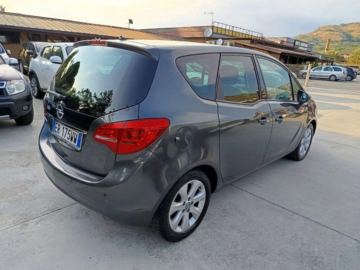 Opel Meriva 1.4 100CV Cosmo (9)