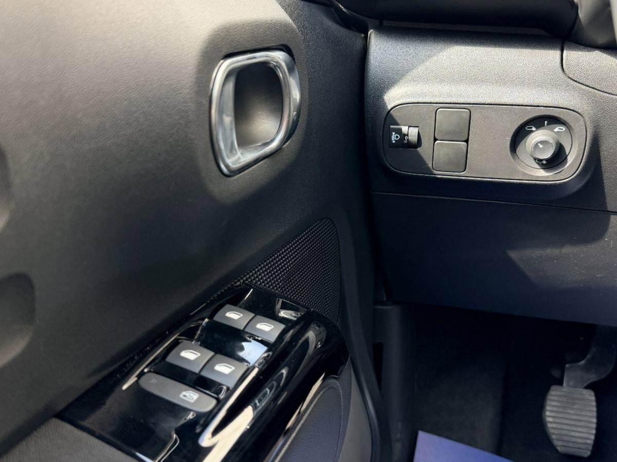 Citroen C3 PureTech 110 S&S Shine (12)