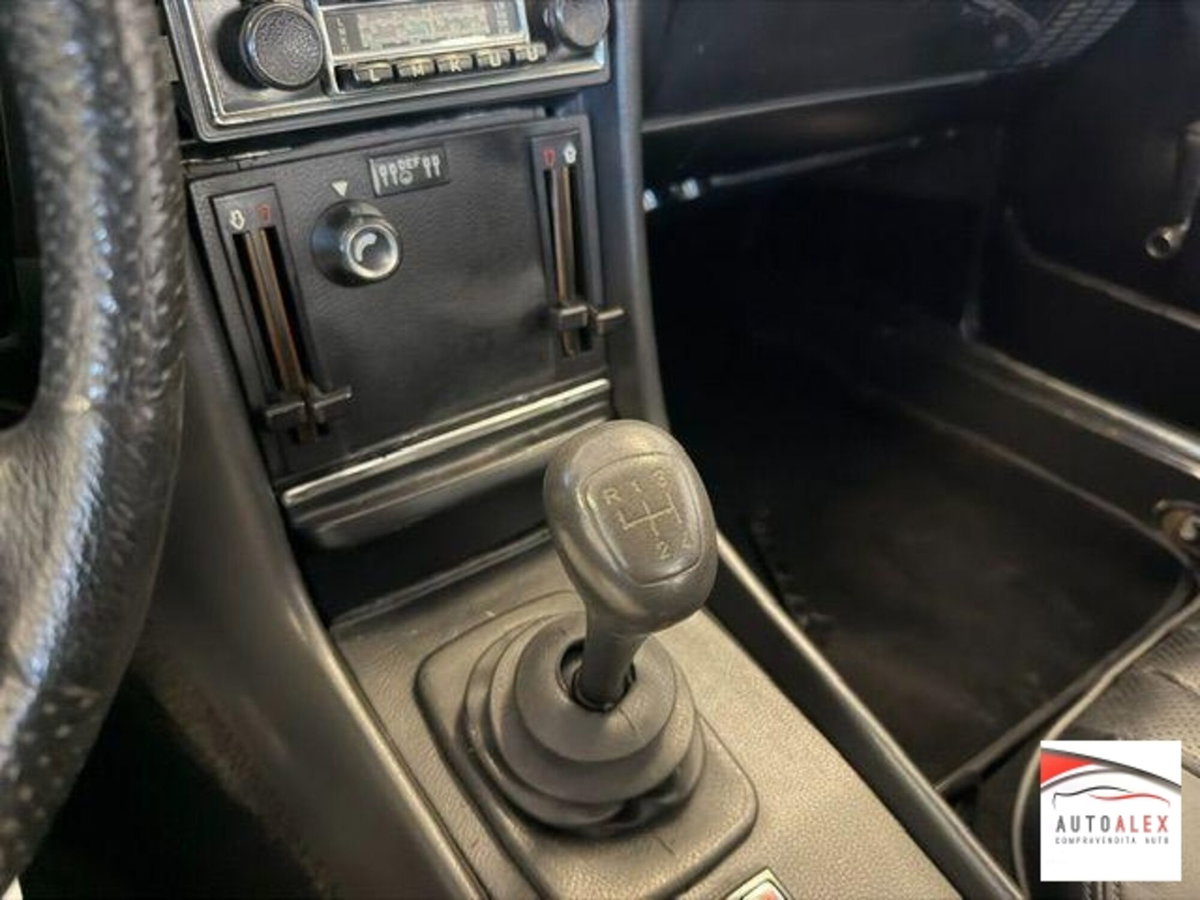 Mercedes-Benz 350 Coupé 350 SLC (14)