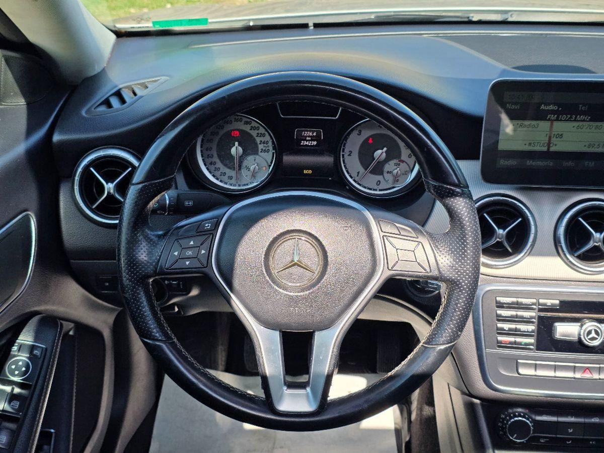 Mercedes-Benz CLA 200 CDI Premium (18)