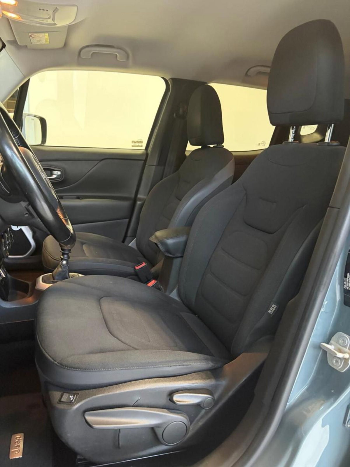 Jeep Renegade 1.6 Mjt 120 CV Limited (10)