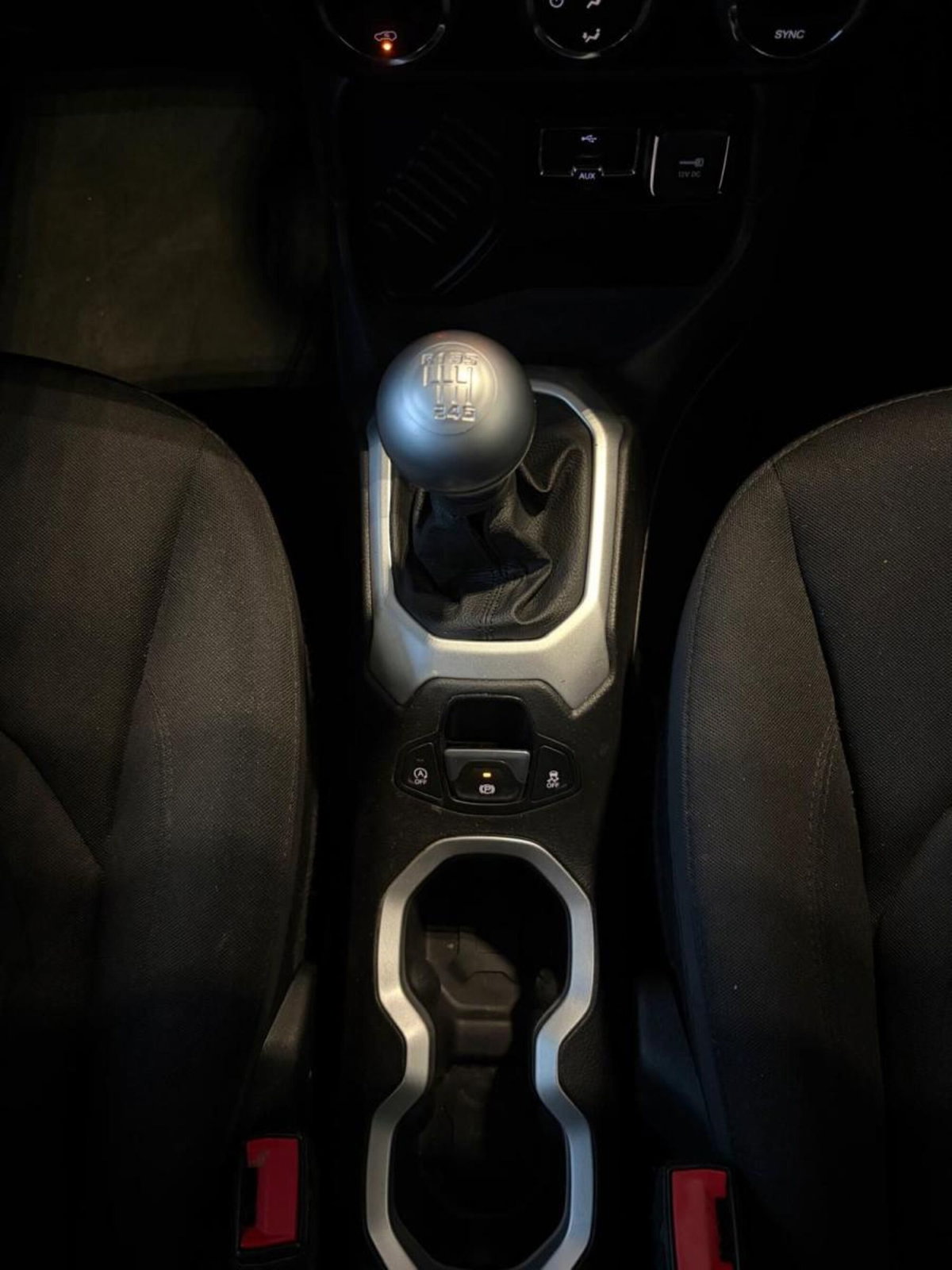Jeep Renegade 1.6 Mjt 120 CV Limited (16)