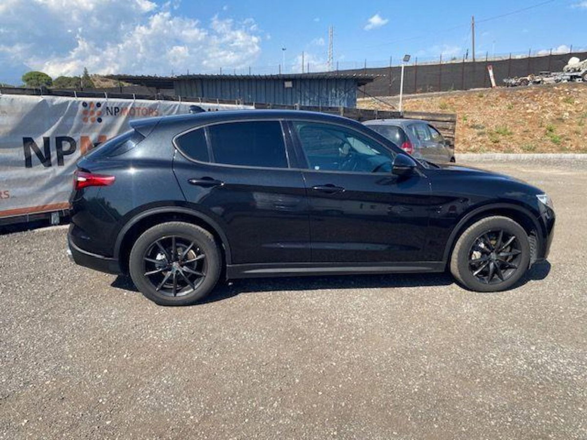 Alfa Romeo Stelvio Stelvio 2.2 Turbodiesel 190 CV AT8 Q4 Ti (4)