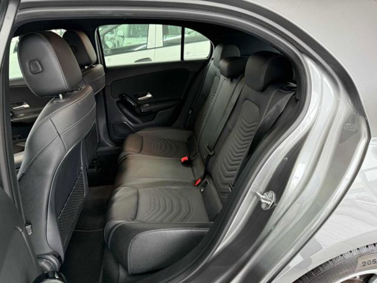 Mercedes-Benz Classe A Sedan 180 d Automatic 4p. Business (7)
