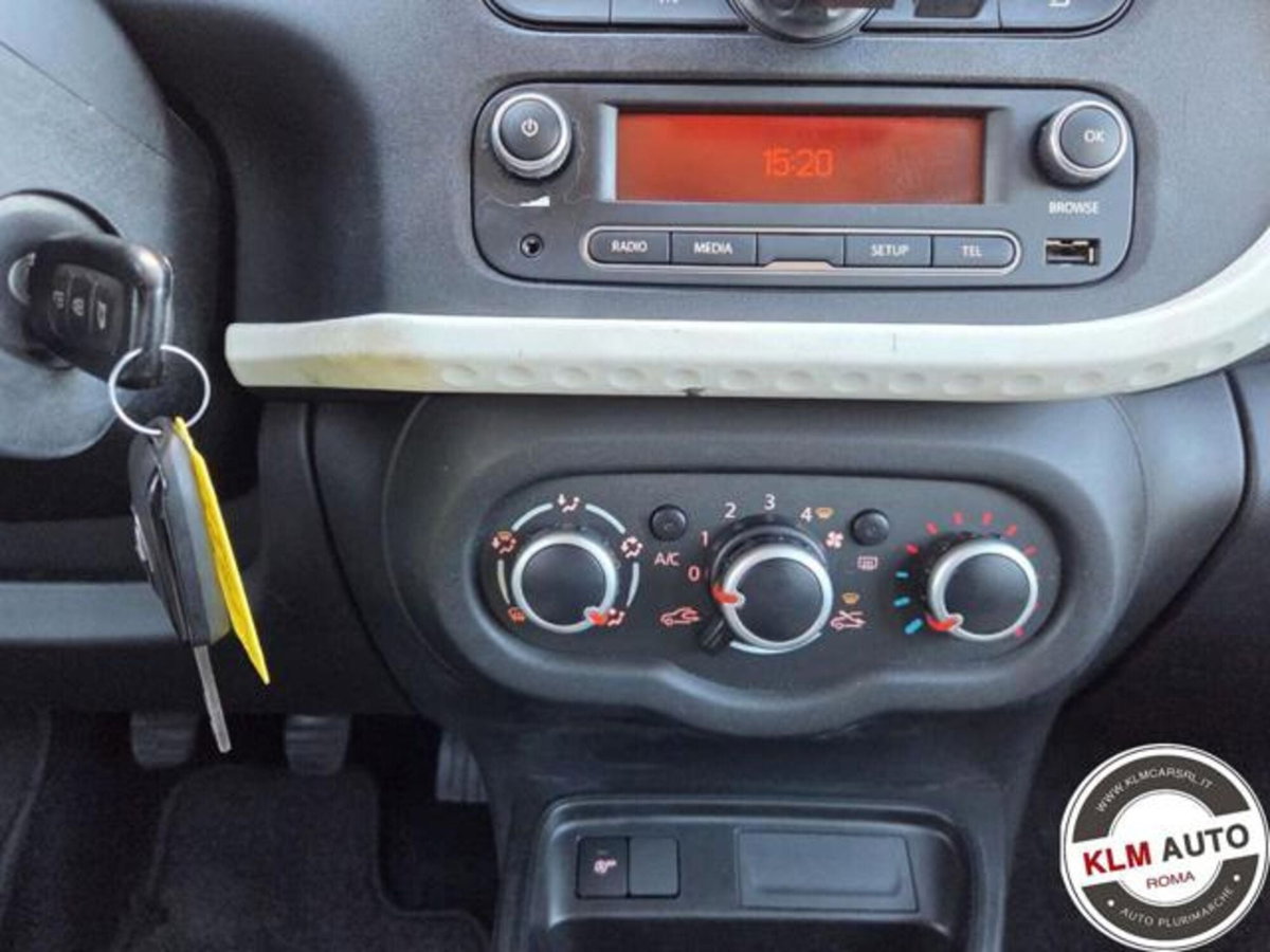 Renault Twingo SCe 65 CV Vibes (8)