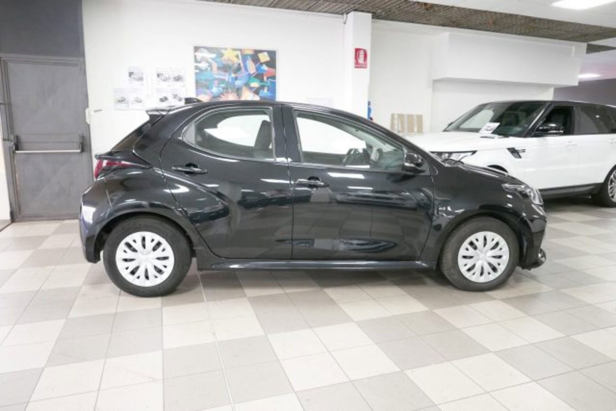 Toyota Yaris 1.5 Hybrid 5 porte Style (3)
