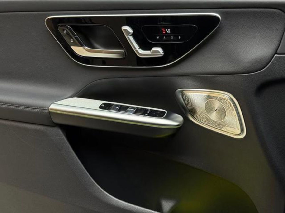 Mercedes-Benz GLC 220 d 4Matic Mild Hybrid AMG Premium Plus (13)