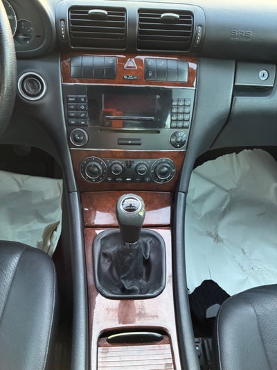 Mercedes-Benz Classe C 220 CDI cat Avantgarde Sport (11)