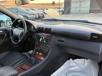 Mercedes-Benz Classe C 220 CDI cat Avantgarde Sport (14)