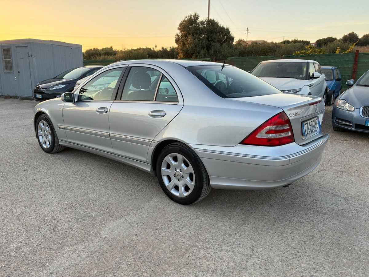 Mercedes-Benz Classe C 220 CDI cat Avantgarde Sport (4)