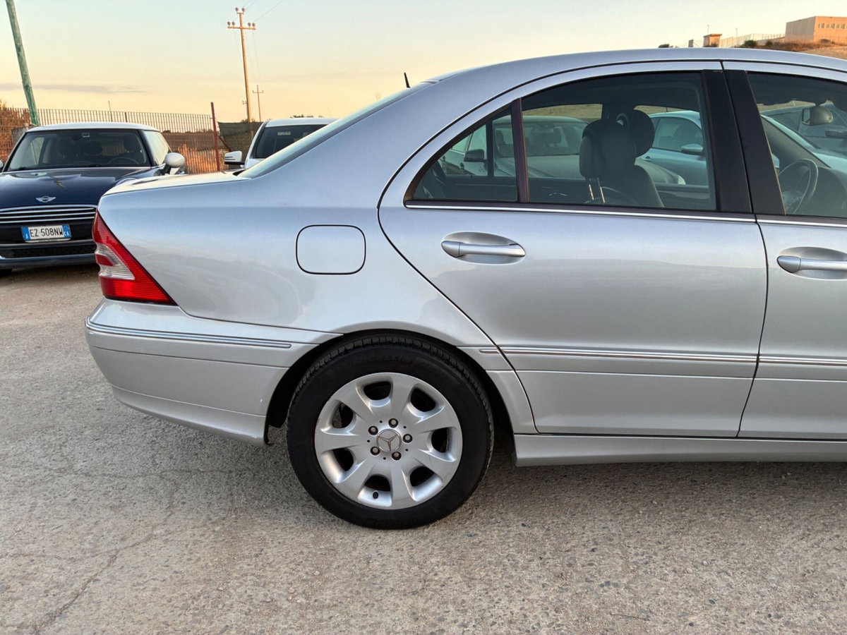 Mercedes-Benz Classe C 220 CDI cat Avantgarde Sport (7)