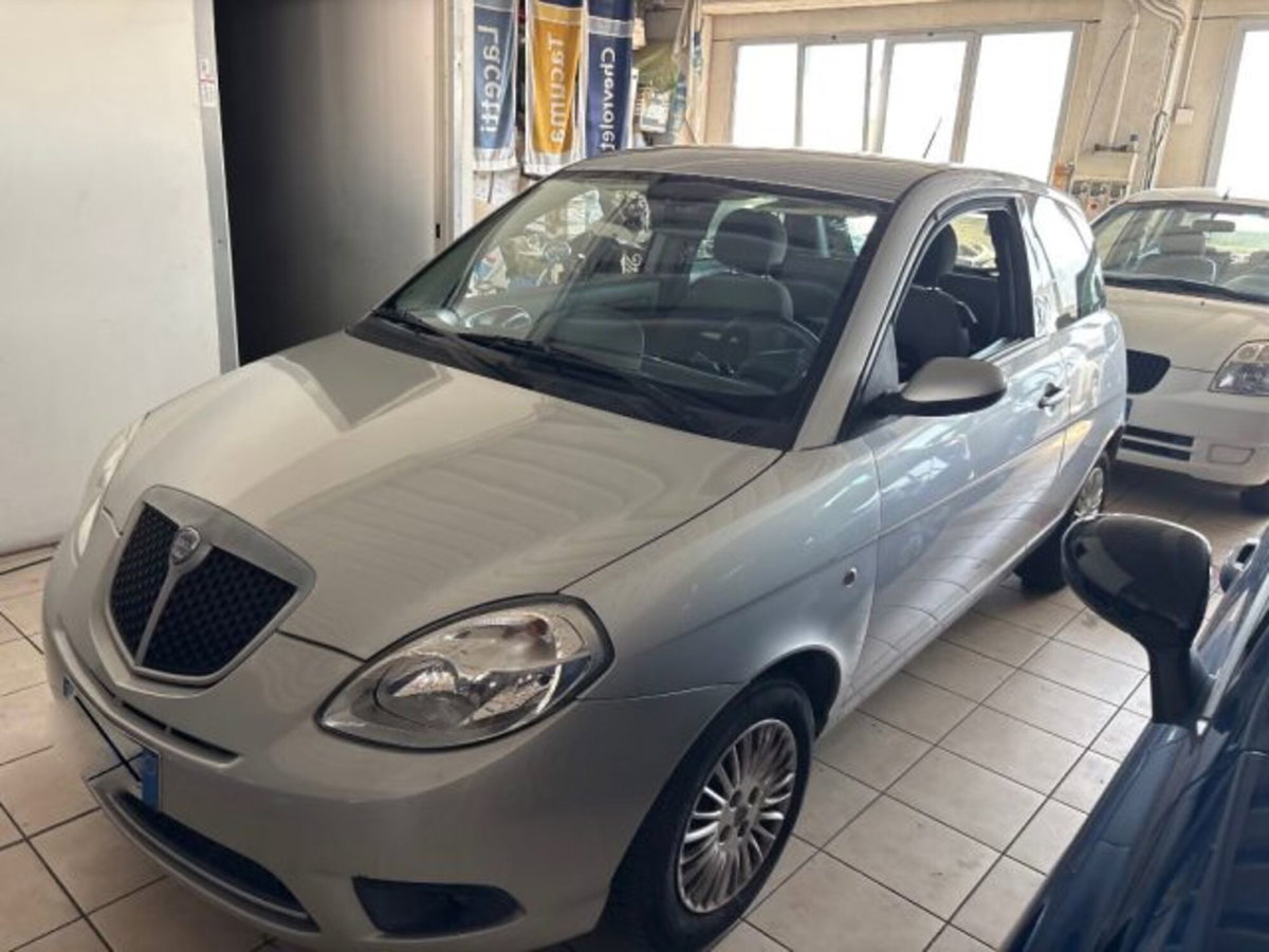 Lancia Ypsilon 1.2 Platino