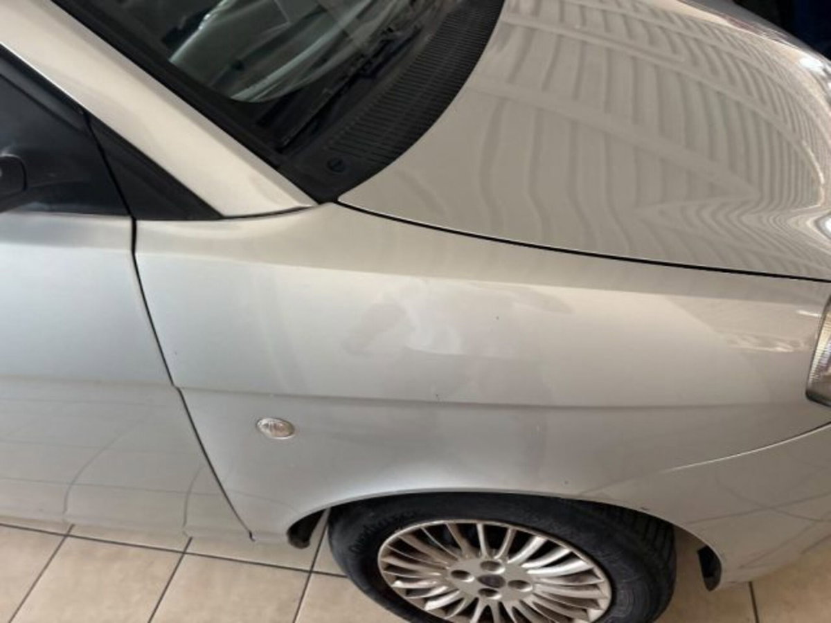 Lancia Ypsilon 1.2 Platino (4)