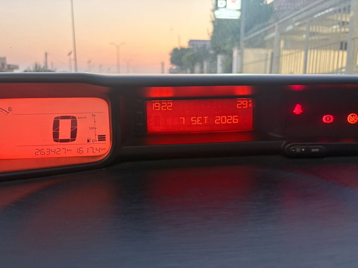 Citroen C3 Picasso 1.6 HDi 90 Seduction (12)
