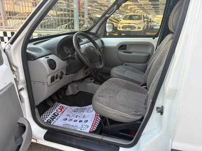 Renault Kangoo 1.9 dCi 4x4 4p. Authentique (10)