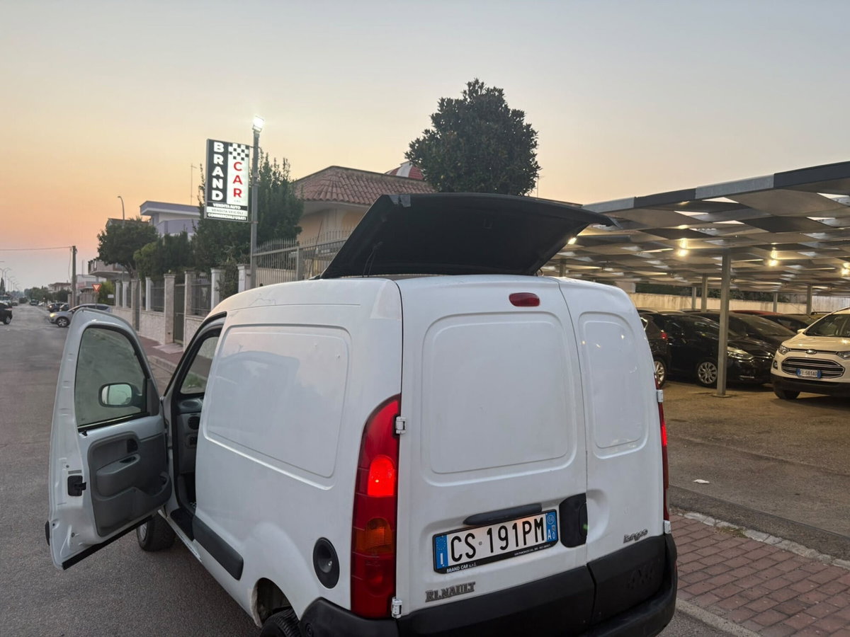 Renault Kangoo 1.9 dCi 4x4 4p. Authentique (15)
