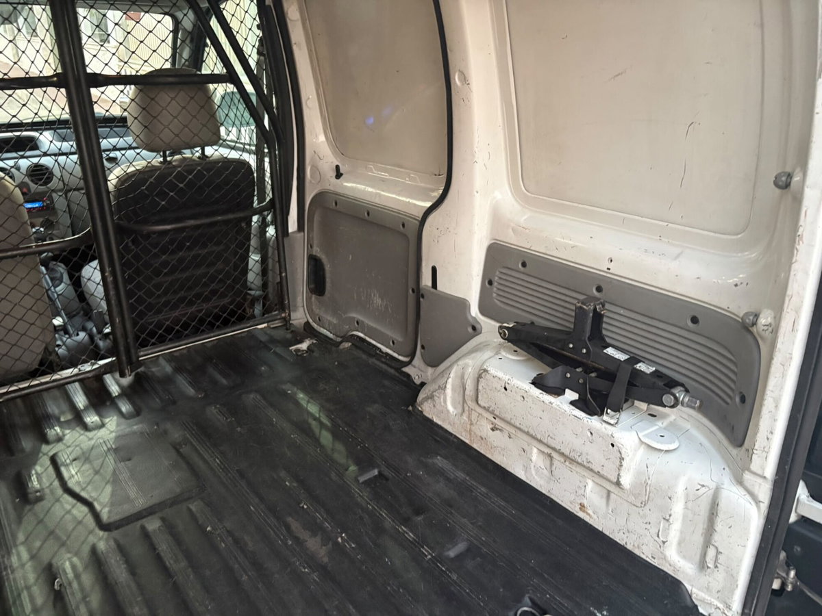Renault Kangoo 1.9 dCi 4x4 4p. Authentique (17)