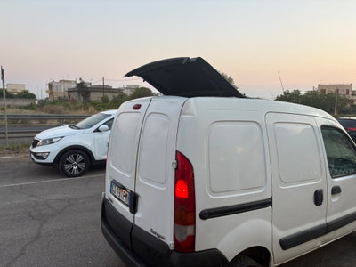 Renault Kangoo 1.9 dCi 4x4 4p. Authentique (19)