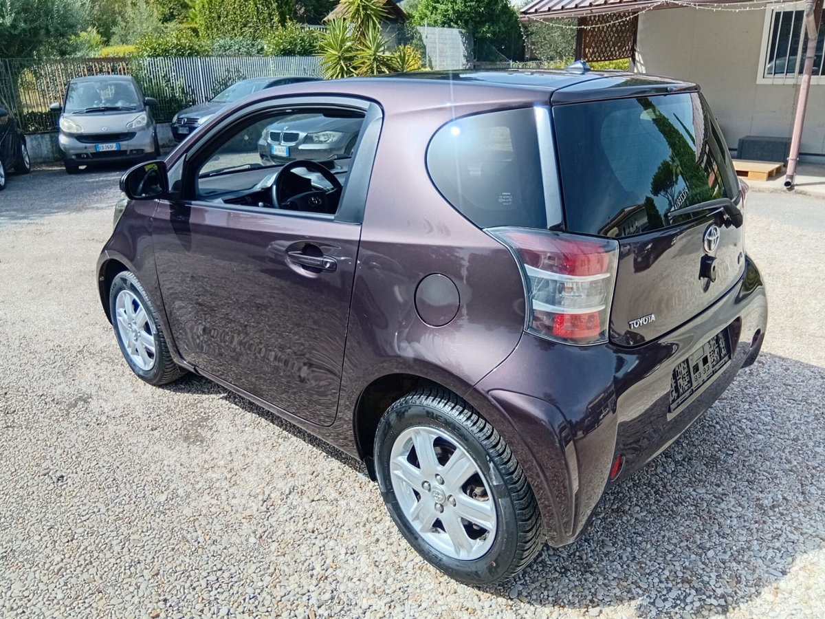 Toyota iQ 1.0 Sol (4)