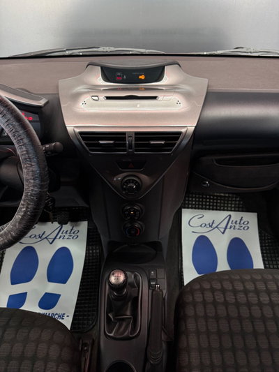 Toyota iQ 1.0 Sol (12)