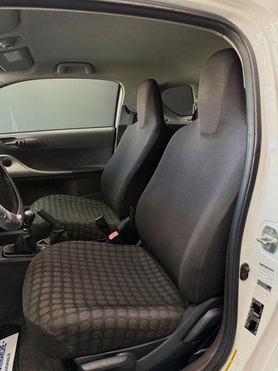 Toyota iQ 1.0 Sol (13)
