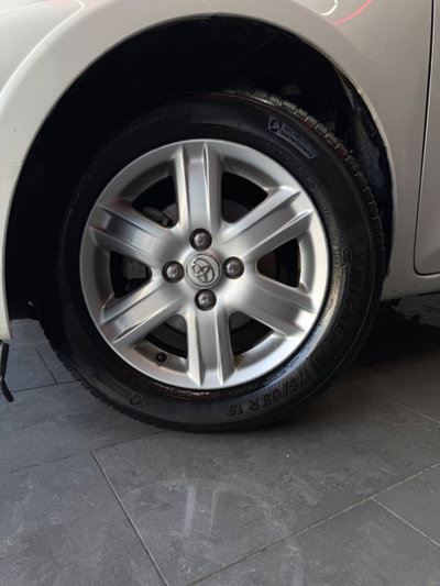 Toyota iQ 1.0 Sol (18)