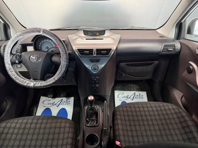 Toyota iQ 1.0 Sol (9)