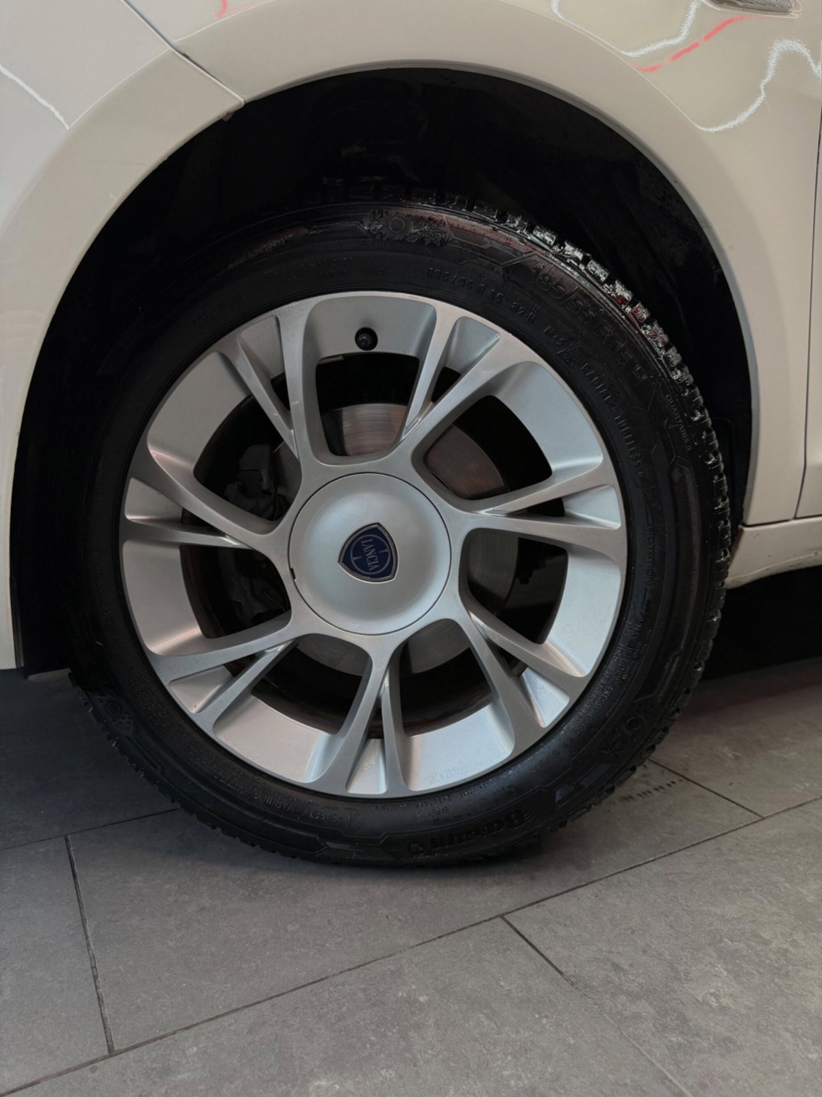Lancia Ypsilon 0.9 TwinAir 85 CV 5 porte S&S DFN Platinum (18)
