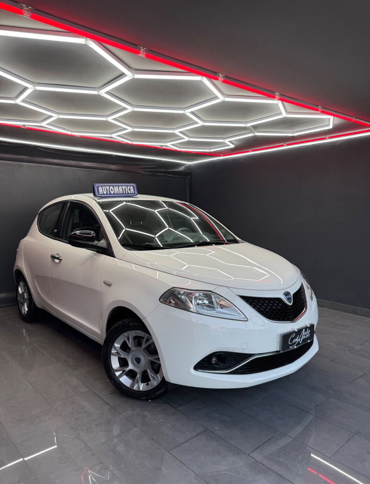 Lancia Ypsilon 0.9 TwinAir 85 CV 5 porte S&S DFN Platinum (2)