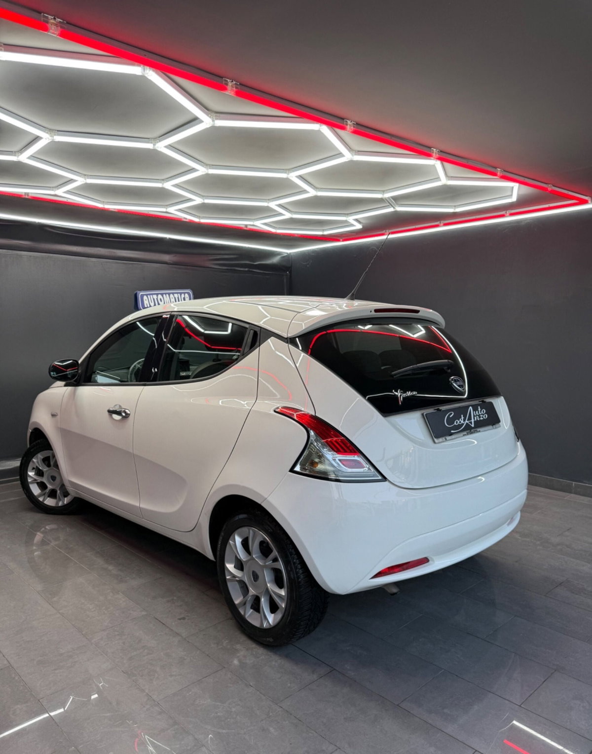 Lancia Ypsilon 0.9 TwinAir 85 CV 5 porte S&S DFN Platinum (5)
