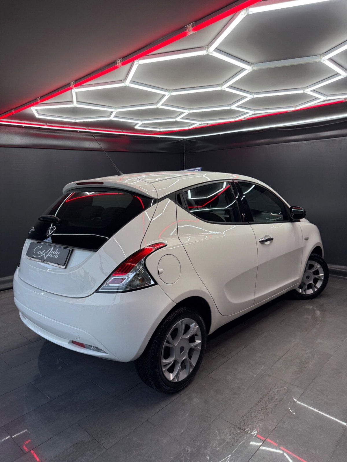 Lancia Ypsilon 0.9 TwinAir 85 CV 5 porte S&S DFN Platinum (7)
