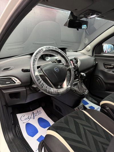 Lancia Ypsilon 0.9 TwinAir 85 CV 5 porte S&S DFN Platinum (8)