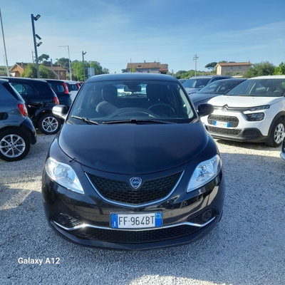 Lancia Ypsilon 1.2 69 CV 5 porte Gold (3)
