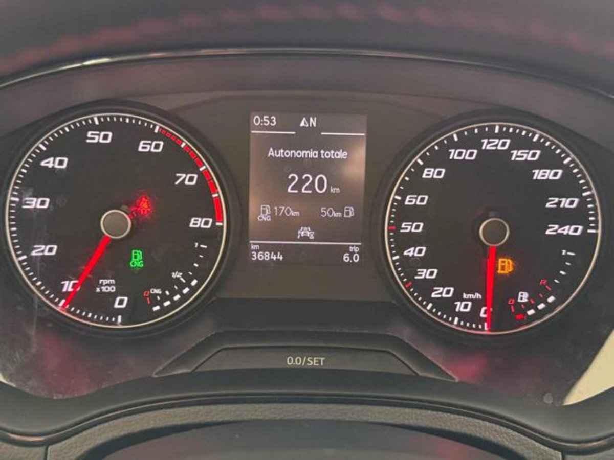 SEAT Arona 1.0 TGI FR (12)