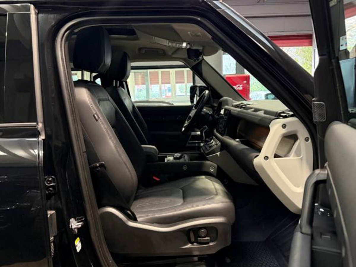 Land Rover Defender 110 3.0d i6 mhev XS Edition awd 250cv auto (12)