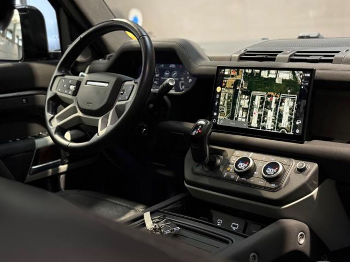 Land Rover Defender 110 3.0d i6 mhev XS Edition awd 250cv auto (14)
