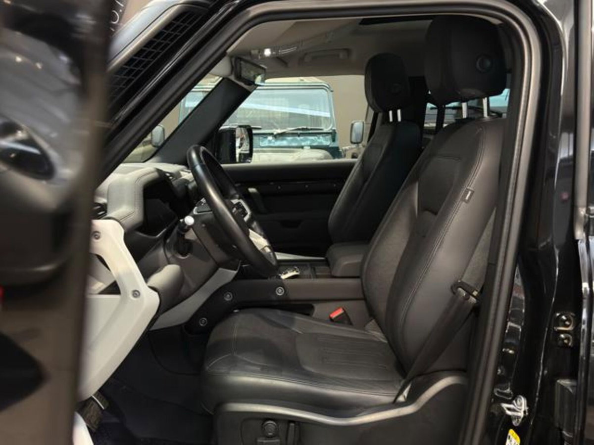 Land Rover Defender 110 3.0d i6 mhev XS Edition awd 250cv auto (8)