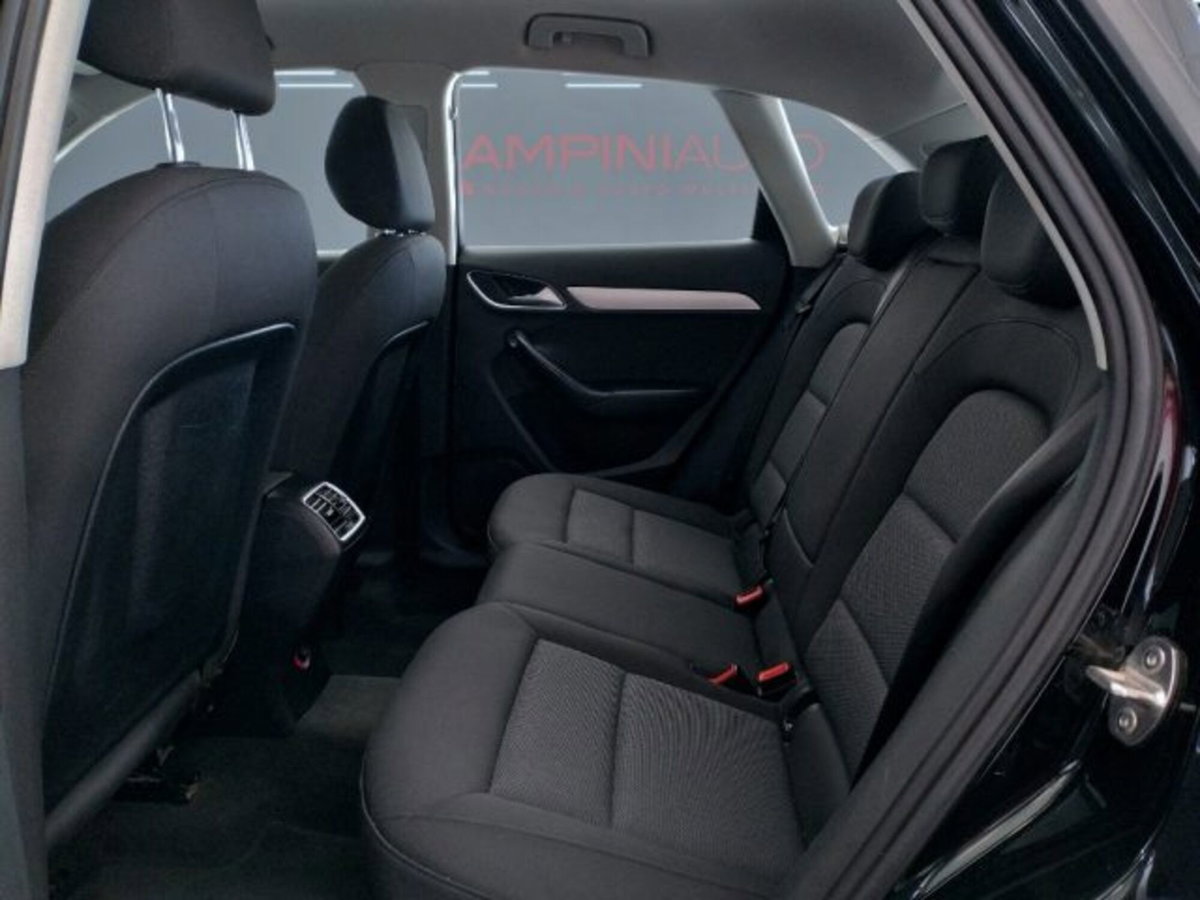 Audi Q3 2.0 TDI 150 CV Business (14)