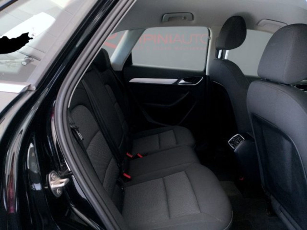 Audi Q3 2.0 TDI 150 CV Business (15)