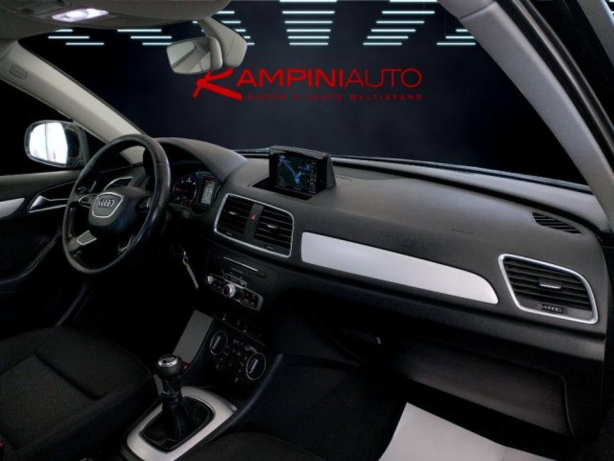 Audi Q3 2.0 TDI 150 CV Business (17)