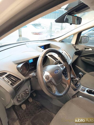 Ford C-Max 1.6 TDCi 95CV Titanium (9)
