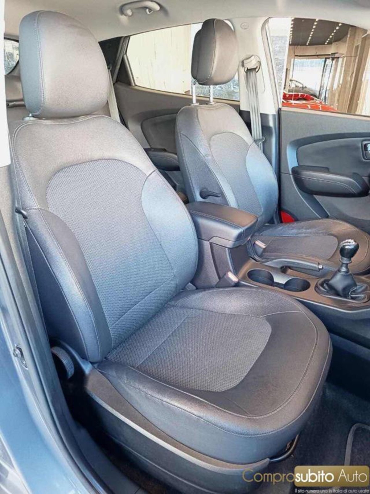 Hyundai ix35 1.7 CRDi 2WD Xpossible (11)
